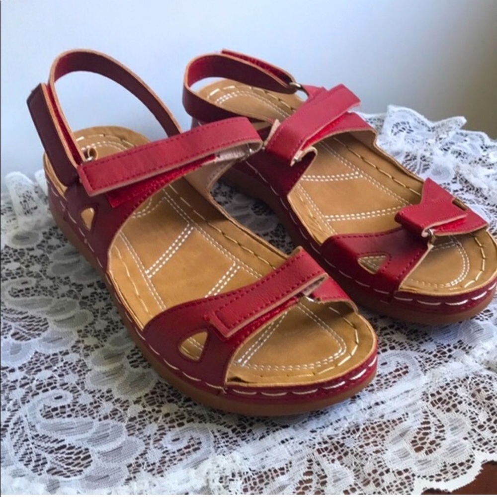 New! Red Comfort Sandals NWOB adjustable Velcro Vegan Faux Leather size 7.5